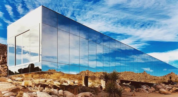 Stay In An Invisible House Overlooking The Southern California Desert