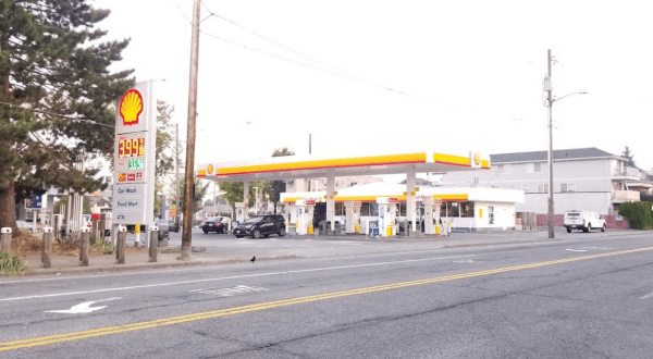 Don’t Pass By This Unassuming Washington Gas Station Without Stopping For Fried Catfish