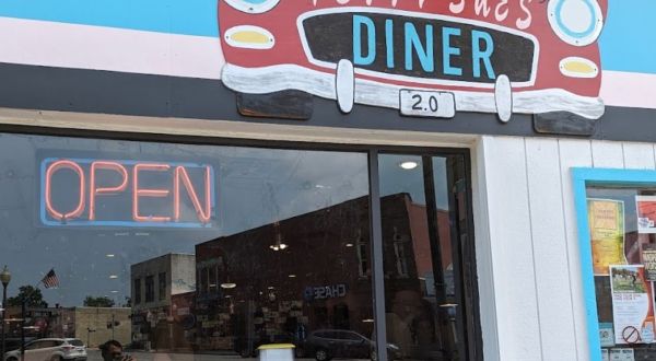 Taste The Best Biscuits And Gravy In Indiana At This Vintage Family-Owned Diner