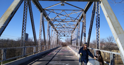 Crossing This 102-Year-Old Bridge In Texas Is Like Walking Through History