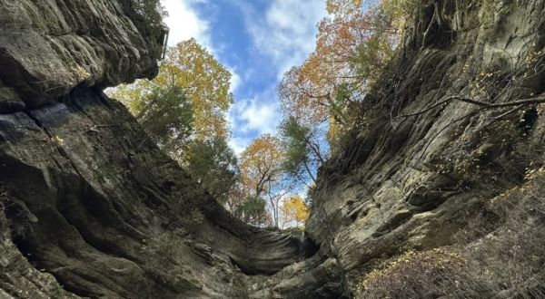 This Iconic Hiking Trail In Illinois Is One Of The Coolest Outdoor Adventures You’ll Ever Take