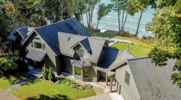 There’s A Breathtaking Mansion For Rent Tucked Away Near This Michigan National Park