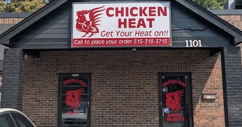 This Hole-In-The-Wall Eatery Serves Some Of The Best Hot Chicken In Iowa