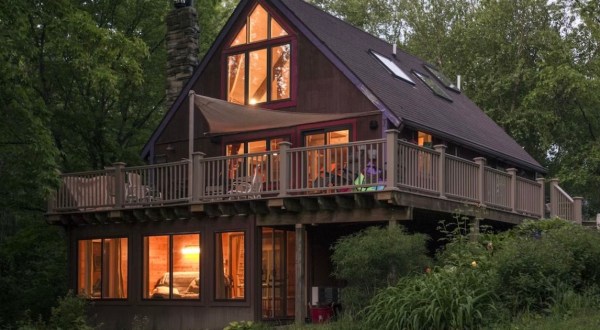 Enjoy Some Much Needed Peace And Quiet At This Charming Iowa Lakeside Cabin