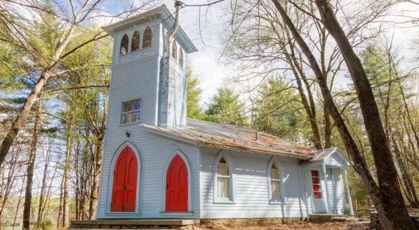 Stay In A Former Church Overlooking Beautiful Nature In New York