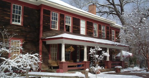 The Cozy Small Town In South Carolina That Comes Alive Under A Blanket Of Snow