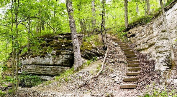 The Iconic Hiking Trail In Arkansas Is One Of The Coolest Outdoor Adventures You’ll Ever Take