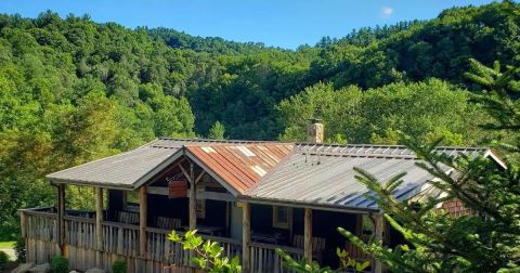 Stay In A Former General Store Overlooking The New River In North Carolina