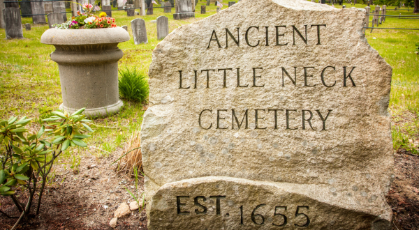 A Little-Known Slice Of Rhode Island History Can Be Found At This Secluded Cemetery