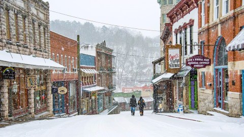 7 Enchanting Arkansas Towns That Feel Like You’ve Fallen Into A Snow Globe