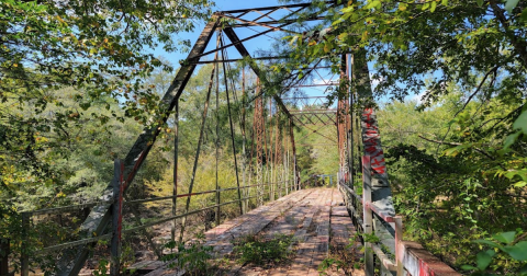 Crossing This 123-Year-Old Bridge In Mississippi Is Like Walking Through History
