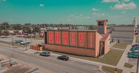 You'll Barely Be Able To Take A Bite Of The Massive Burgers At Shaky Jakes In Oklahoma