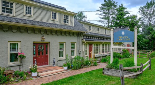 The Brass Lantern Inn Is An Impossibly Charming, Family-Owned Inn In The Enchanting Town Of Stowe, Vermont