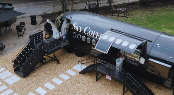 Florida’s First Airplane Coffee Shop Offers An Experience Like No Other