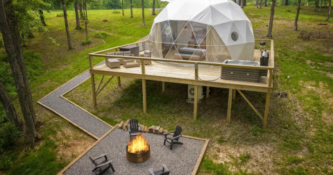 There's A Dome Airbnb In Illinois Where You Can Truly Sleep Beneath The Stars