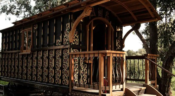 Sleep In A Carriage Surrounded By Nature In The Southern California Mountains