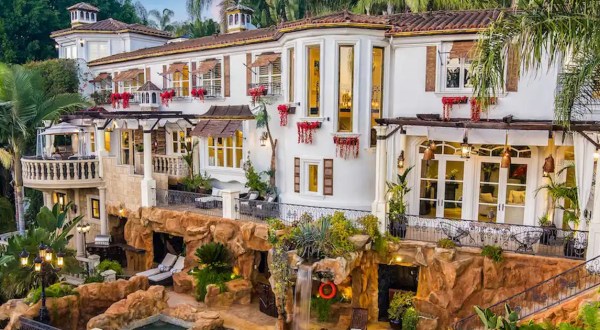 A European-Style Getaway In Southern California, This Villa Has Private Waterfalls And Epic Views
