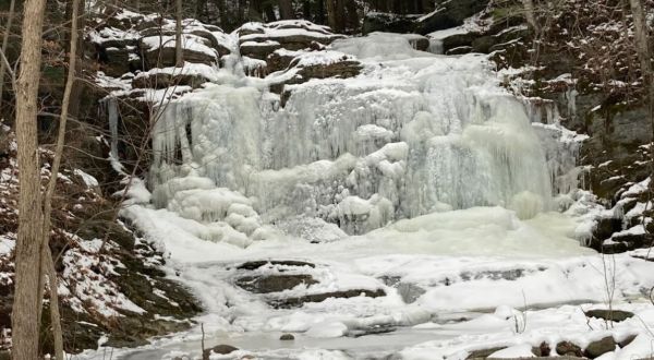 The Little-Known Natural Wonder In Vermont That Becomes Even More Enchanting In The Wintertime