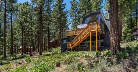 Enjoy Some Much Needed Peace And Quiet At This Charming Nevada Vacation Rental