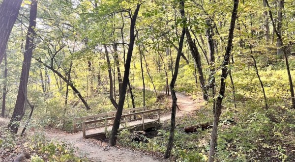 Enjoy A Secluded Stroll On A Little-Known Path Through This Iowa Urban Park