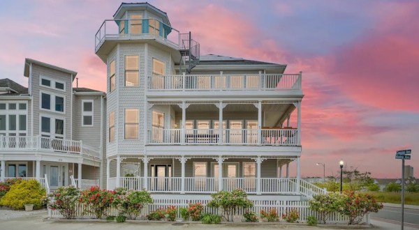 Stay Overnight At This Spectacularly Unconventional Beach House In New Jersey