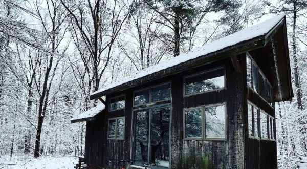 The Cozy Cabin In Wisconsin That’s Ideal For Winter Snuggles And Relaxation