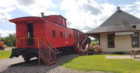The Coolest Visitor Center In Wisconsin Has A Depot Filled With Old Trains