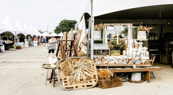 Find Endless Treasures At This Epic 3-Day Vintage Market In Arkansas