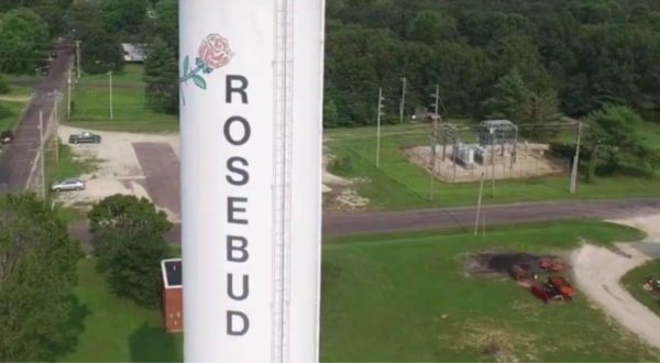 The Scenic Drive In Missouri That Runs Straight Through The Charming Small Town Of Rosebud