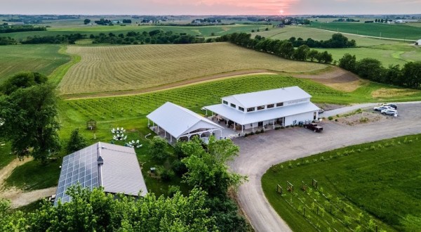 It’s An Epic Country Adventure Visiting A Winery For A Farm-To-Table Dinner In Iowa