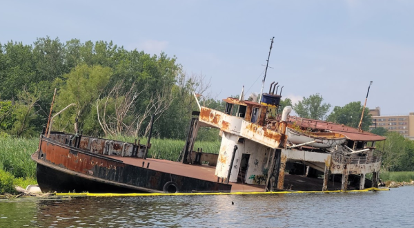 The Incredible Ghost Ship Near Cleveland That Has Been Left In Ruins