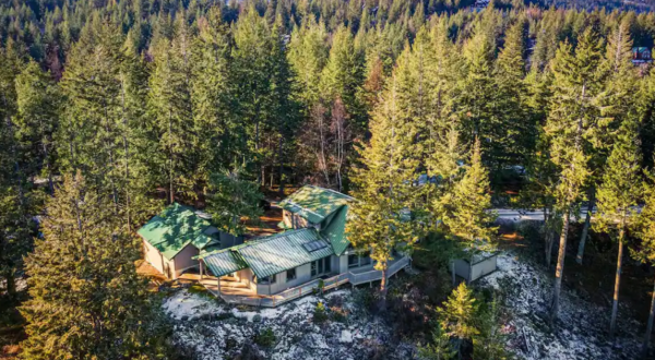 You Won’t Believe The Views You’ll Find At This Incredible Airbnb In Idaho