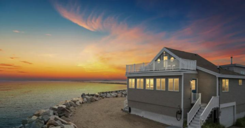 You Won't Believe The Views You'll Find At This Incredible Airbnb In Maine