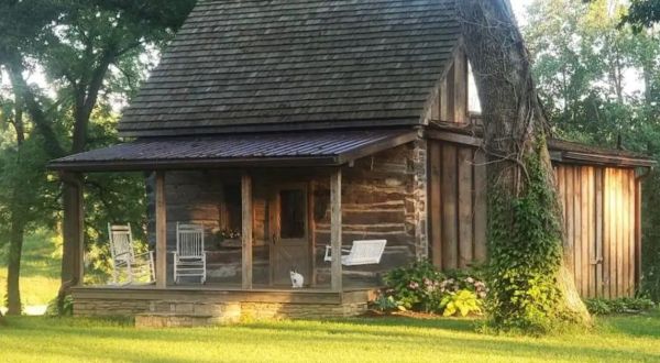 The Perfect Spring Getaway Starts With One Of These 6 Picture-Perfect Airbnbs In Illinois