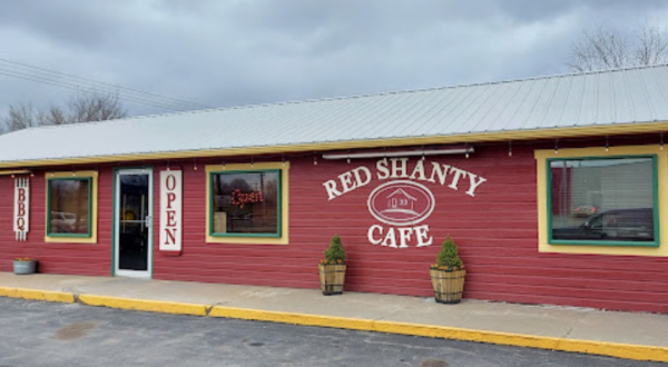 Red Shanty BBQ & Roadside Cafe Is A Roadside Restaurant In Missouri Worth Stopping For