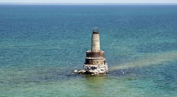 The Incredible Lighthouse In Michigan That Has Been Left In Ruins