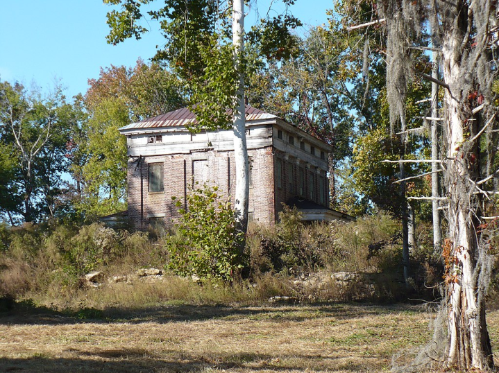 Exterior of Elm Bluff, an abandoned plantation house in Alabama