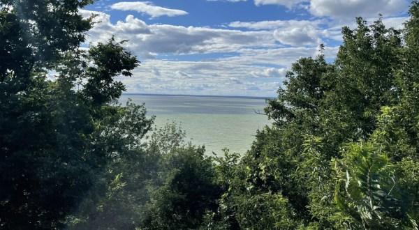 The Breathtaking Scenic Drive Through Wisconsin That Runs Along Lake Winnebago