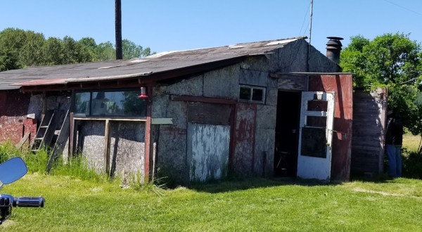 This Creepy Tavern Deep In The Northwoods Of Wisconsin Is Like Something Out Of A Horror Movie
