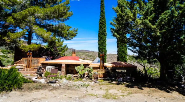 This Unusual Earth Home Airbnb In Jerome Is Worthy Of An Arizona Getaway