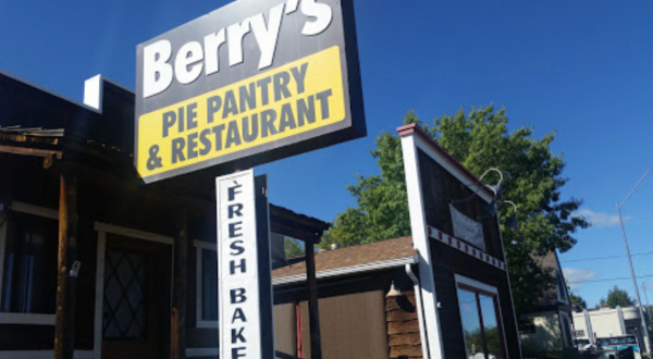 You Can Get A Slice Of Pie In The Drive-Thru At This Quaint Eatery In Arizona