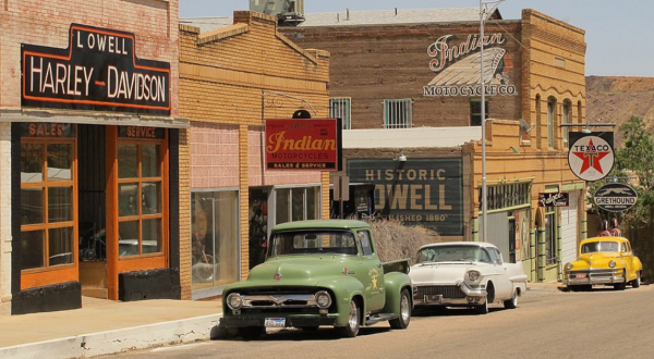 The Ghost Town Of Lowell, Arizona Is Home To Hundreds Of Preserved Vintage Cars