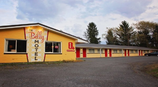 This Mid-Century Modern West Virginia Motel Was Just Dubbed Having The Best Vintage Style
