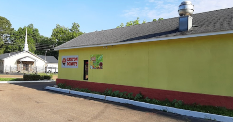 You'll Never Look At Donuts The Same Way After Trying Canton Donuts In Mississippi