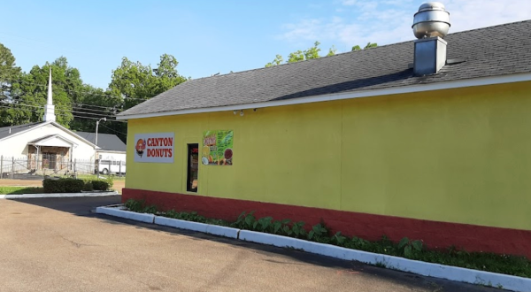 You’ll Never Look At Donuts The Same Way After Trying Canton Donuts In Mississippi