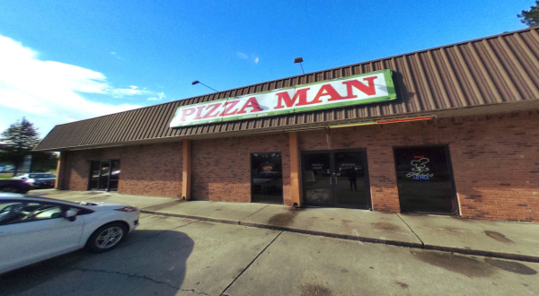 With Its Own Pizza Window, This Incredible Restaurant In Louisiana Is Perfect For Families