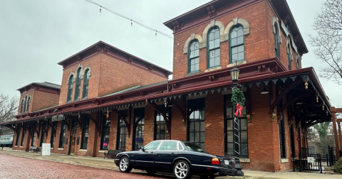 This Historic Train Depot Near Cleveland Is Now A Beautiful Restaurant Right On The Tracks