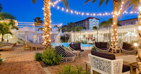 Spend The Night In This Incredible Florida 40’s-Style Hotel For An Unforgettable Adventure