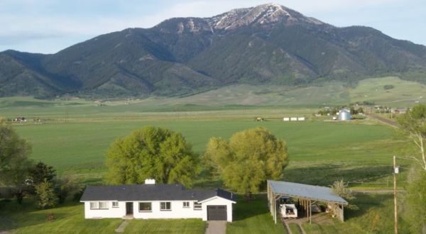 Escape To The Countryside When You Stay At This Rural Airbnb In Idaho