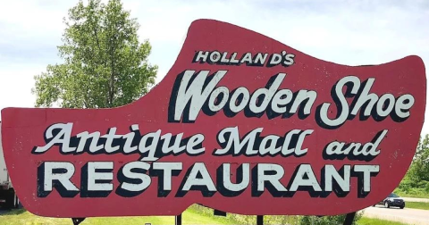 The Largest Omelet In Michigan Takes 12 Eggs At The Wooden Shoe Restaurant